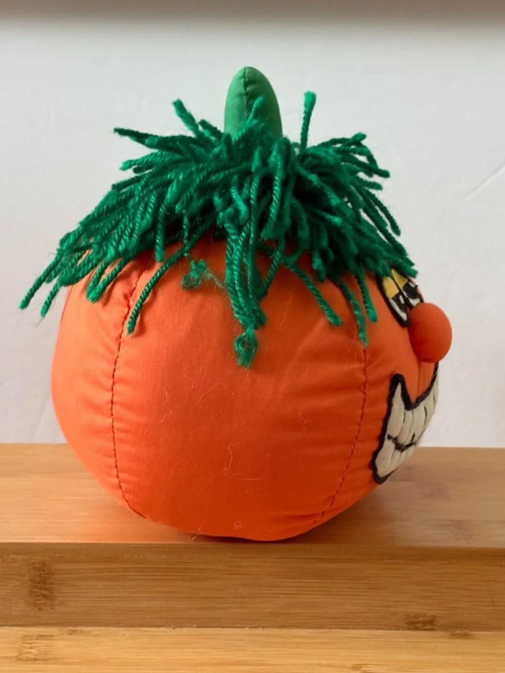 Grinners Pumpkin Halloween Plush Decor Green Yarn Hair Fabric 6 Inch 1995 Vtg